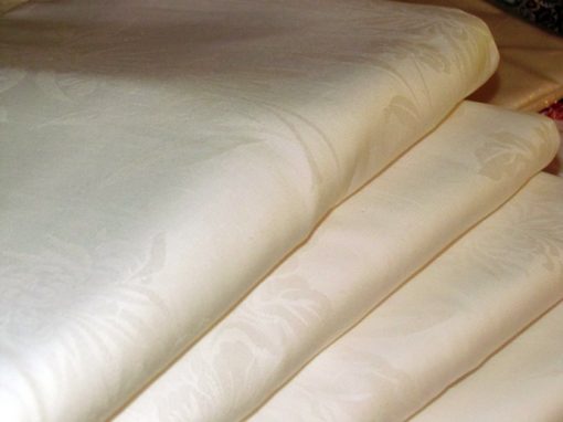 Heritage Linen Sunshine Coast Damask sheets pillow cases Eumundi Markets